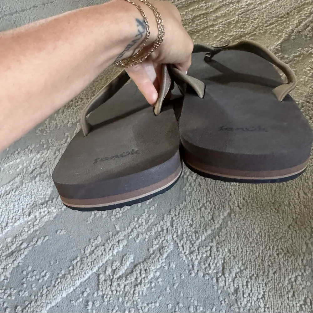 Sanuk flip flop bundle Ziggy navy and brown sandals men’s 12